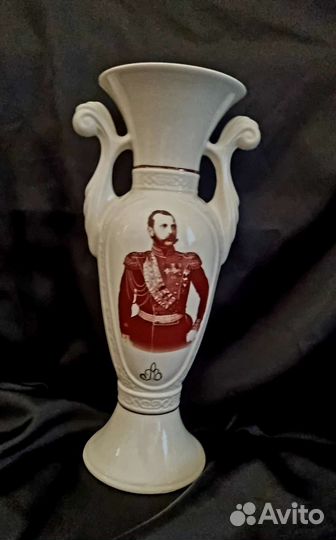 Антикварная фарфоровая ваза