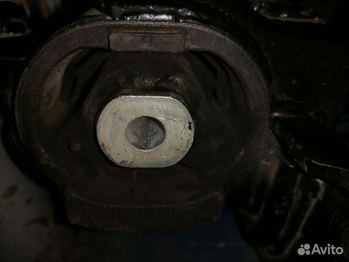 Подушка двигателя рав 4