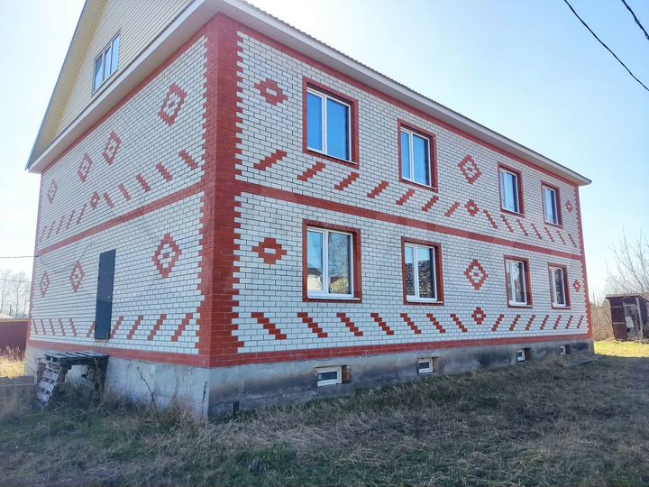 Коттедж 525 м² на участке 9 сот.