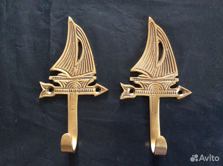 Вешалка -крючок Парусник латунь Индия