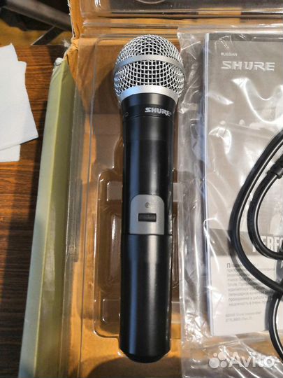 Два радиомикрофона shure на одной базе,оригинал