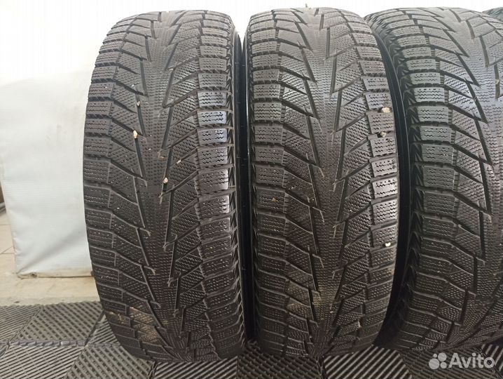 Hankook Winter I'Cept IZ2 215/65 R16