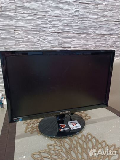 Монитор Samsung