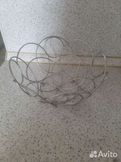 Подставка под полотенце и ваза для фруктов