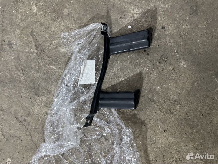 Кронштейн крыла правый bmw x5 f15 f85 x6 f16 f86