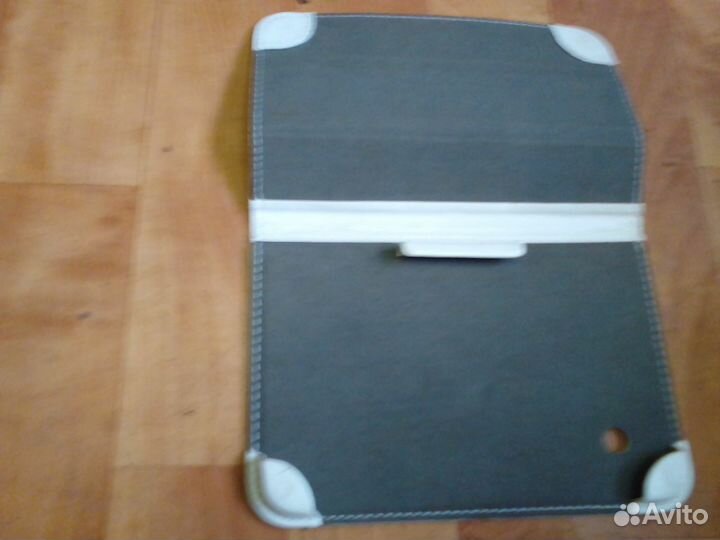 Чехлы для планшетов