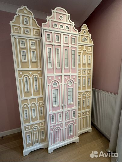 Шкаф в детскую комнату