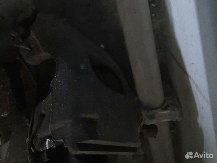 Ford Fusion переднии супорта