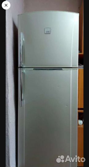 Холодильник toshiba