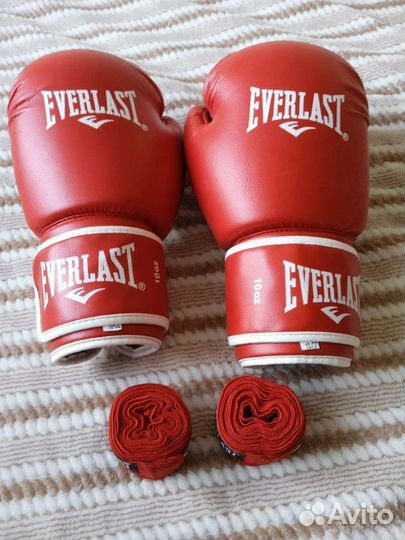 Боксерские перчатки everlast 10 oz