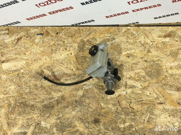 Цилиндр тормозной главный Skoda Octavia A7