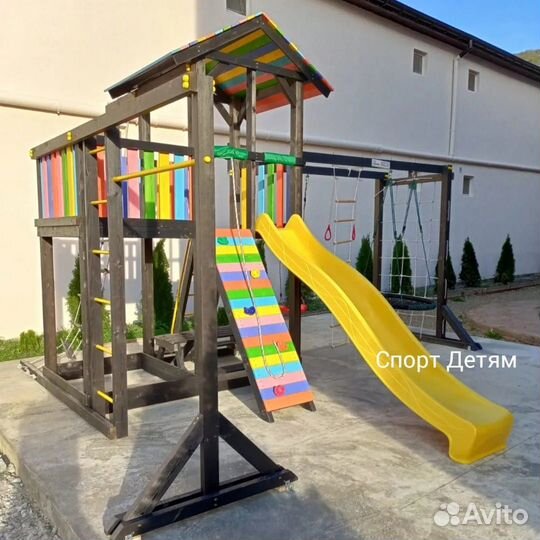 Детская площадка с горкой