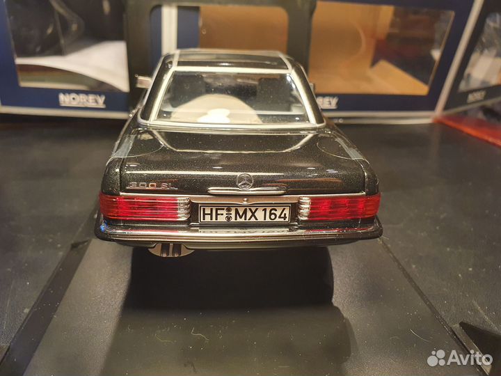 1:18 Norev Mercedes 300SL R107 1986 Blueblack