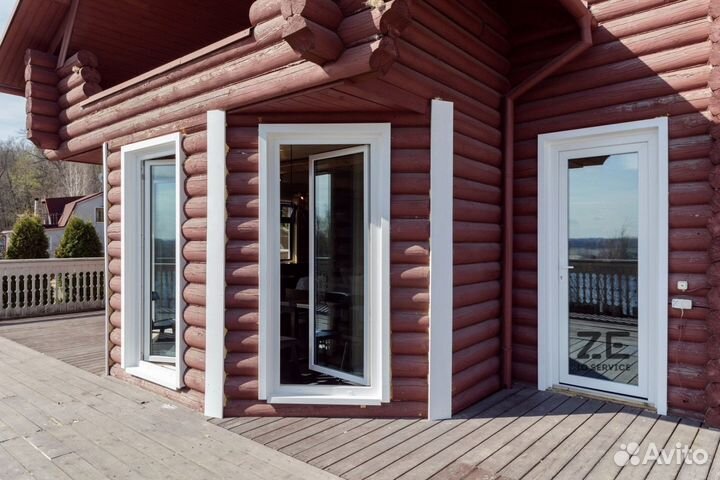 Пластиковая входная дверь