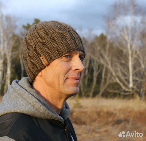 Шапки мужские вязаные ручной работы