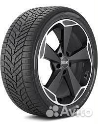 Yokohama BluEarth Winter V905 295/35 R21