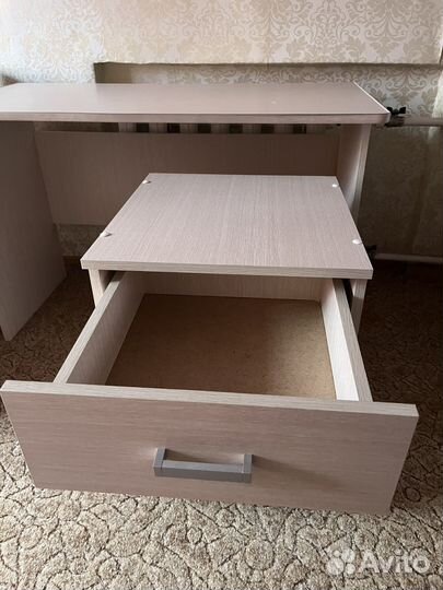 Компьютерный стол с тумбой