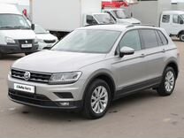 Volkswagen Tiguan 1.4 AMT, 2019, 71 556 км, с пробегом, цена 2 799 000 руб.