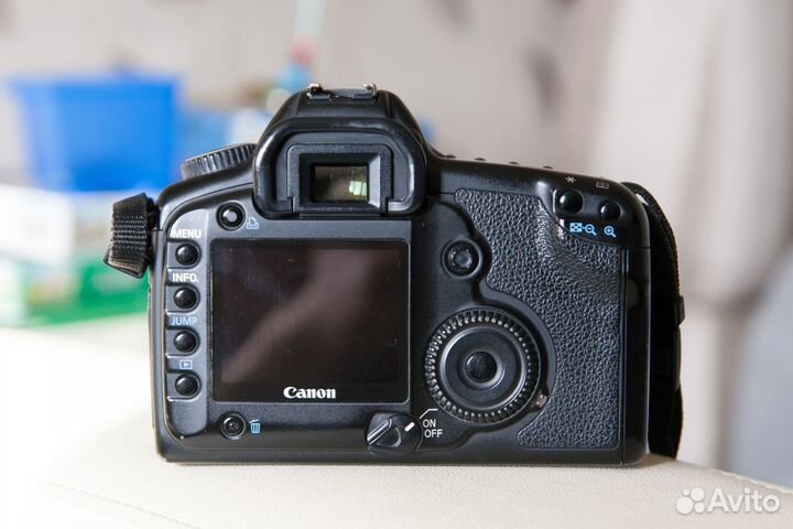 Полнокадровый зеркальный фотоаппарат Canon EOS 5D