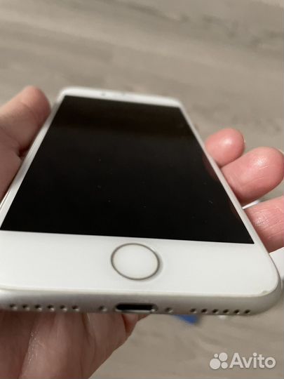 iPhone 8, 64 ГБ
