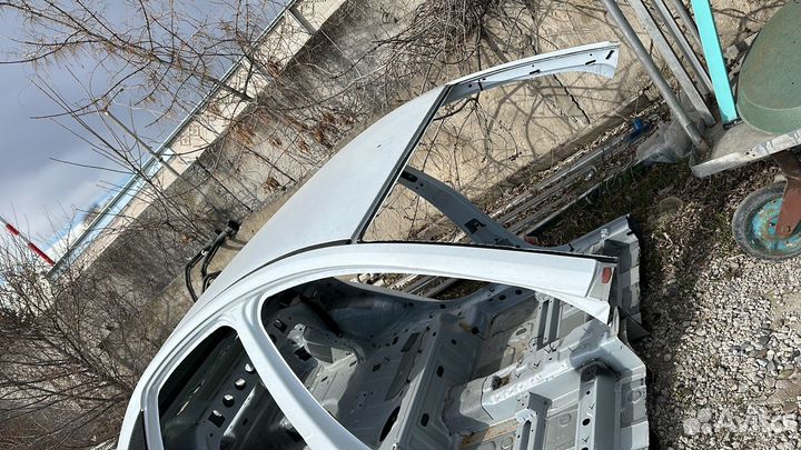 Крыша на LADA Веста