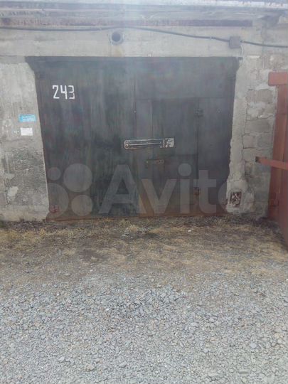 Гараж, > 30 м²