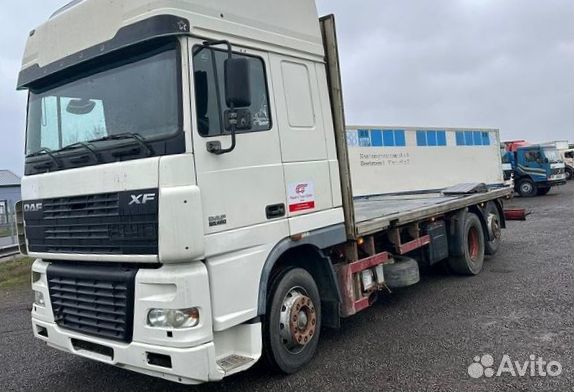 В разборке грузовик DAF,XF 95 2002-2005