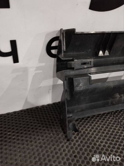 Накладка на решетку радиатора левая DAF XF105