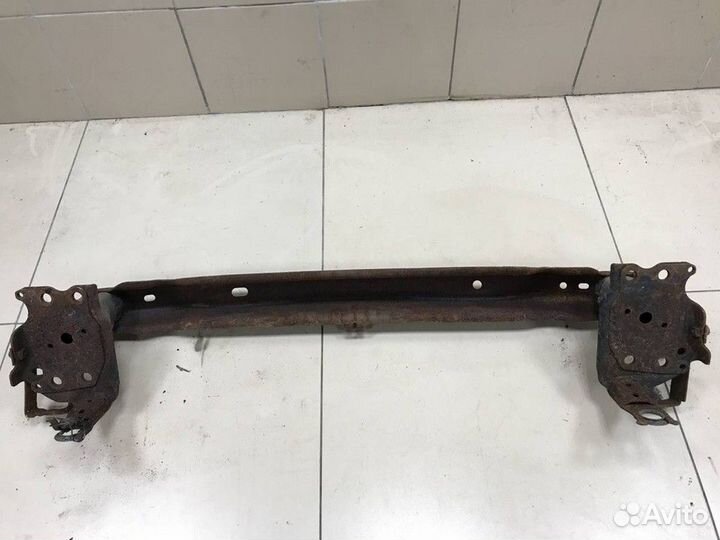 Усилитель переднего бампера Volkswagen Touareg