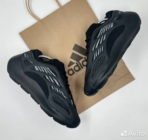 Кроссовки Adidas Yeezy Boost 700