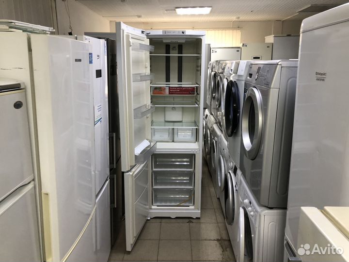 Холодильник Hotpoint-Ariston. No Frost. 2 метра