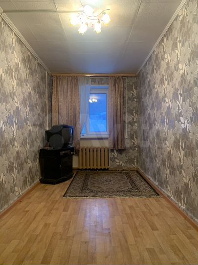 Комната 11 м² в 5-к., 2/5 эт.