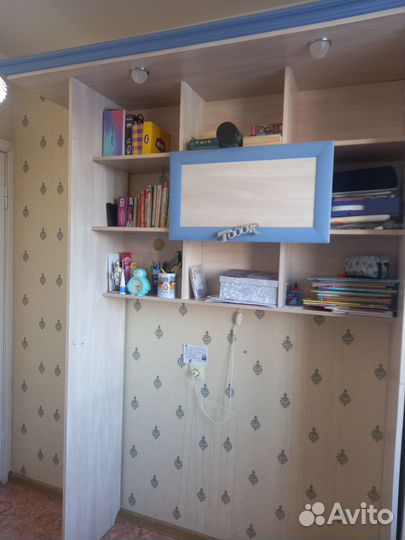 Стеллаж для книг с подсветкой