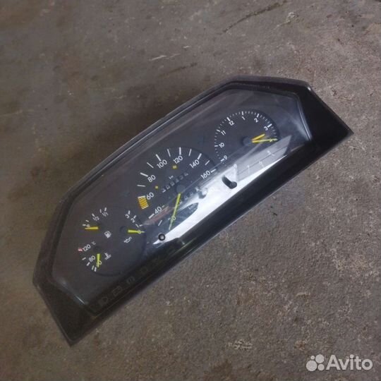 Приборная панель MB W124