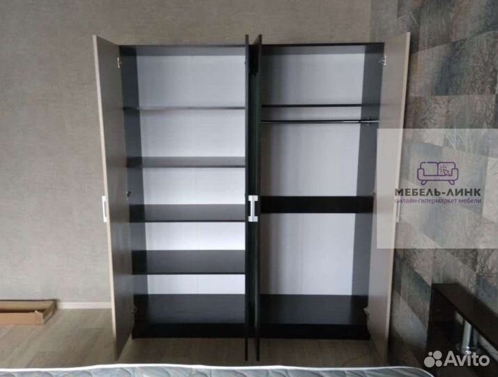 Шкаф распашной с зеркалом