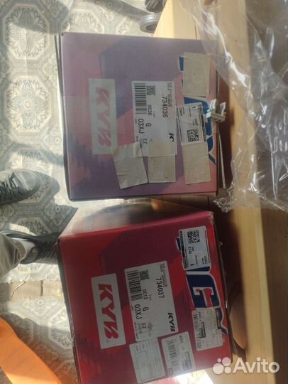 Амортизатор Subaru Impreza WRX kyb agx