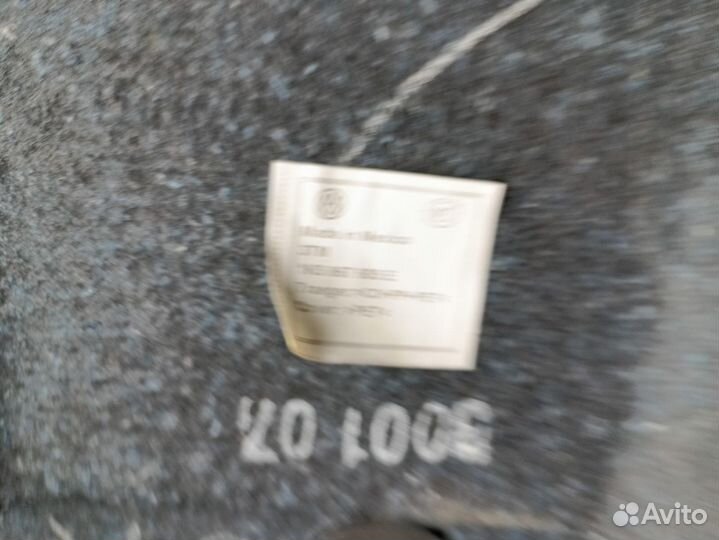 Обшивка крышки багажника Volkswagen Jetta 5