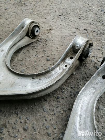 Рычаги передние верхние mercedes W211