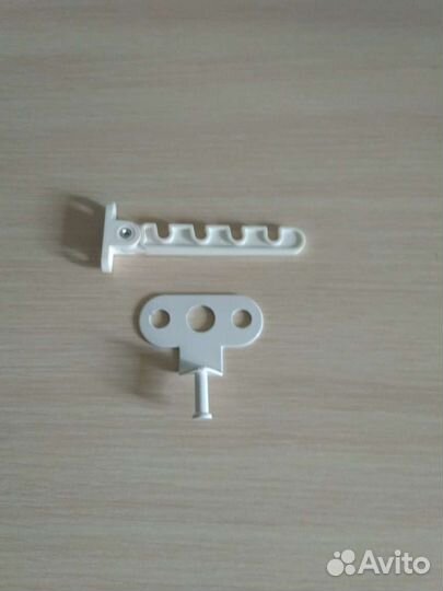 Фиксатор для открывания окон для проветривания