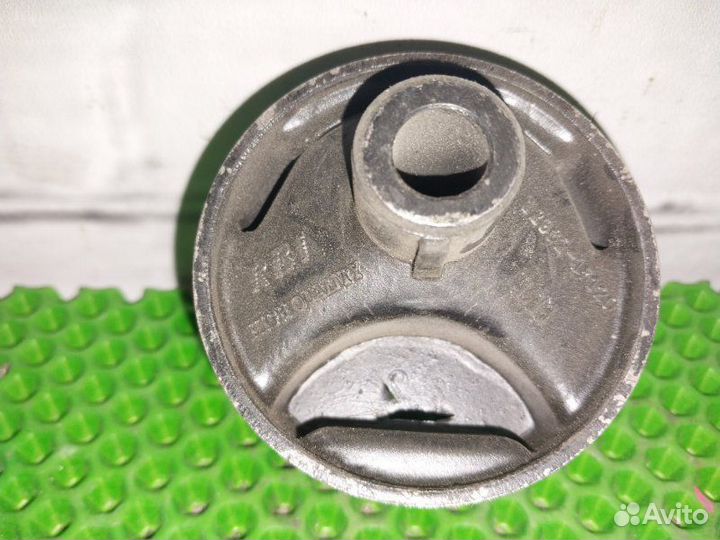 Сайлентблок подушки двигателя левый Toyota Corona