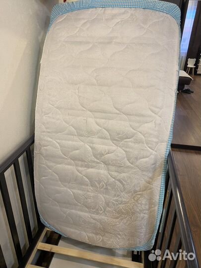 Детская кровать с маятником и ящиком