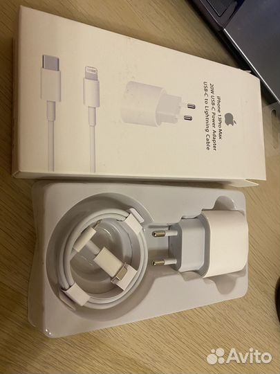 Зарядка на iPhone 20w