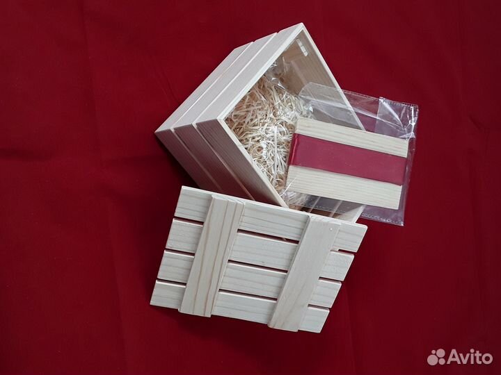 Подарочная коробка из древесины