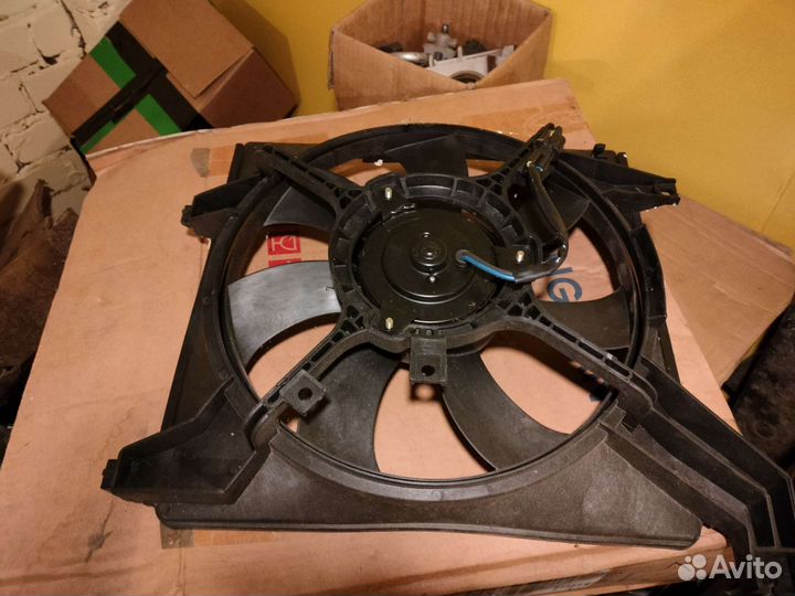 Диффузор радиатора API Hyundai Elantra 00