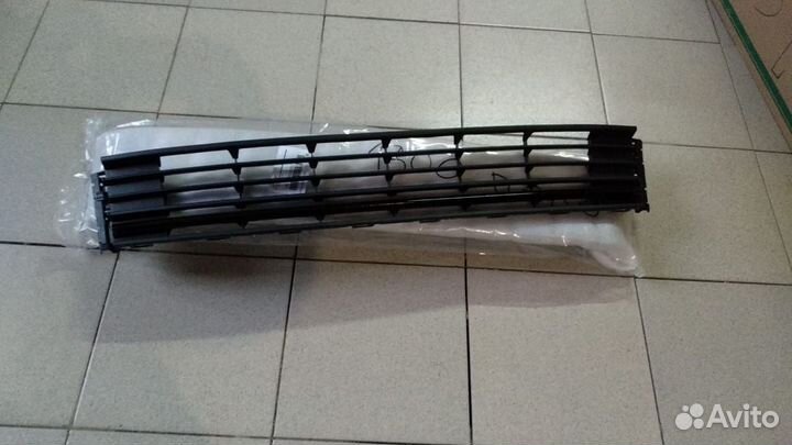 Решетка бампера Фольксваген Поло 2015 нижняя