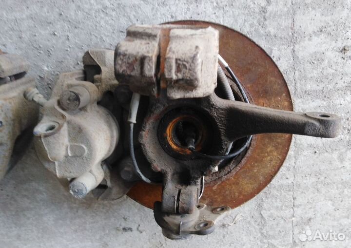 Фиеста Фьюжен 08г. Кулак Левый поворотный Цапфа