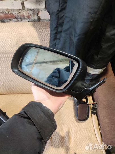 Боковые зеркала на Audi A4 B5