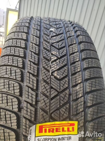 Pirelli Scorpion Winter 285/45 R21 113V