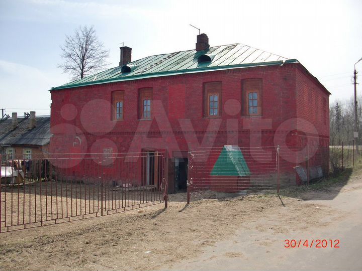 Коттедж 320 м² на участке 6 сот.