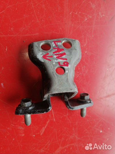 Петля двери Mitsubishi Lancer 9